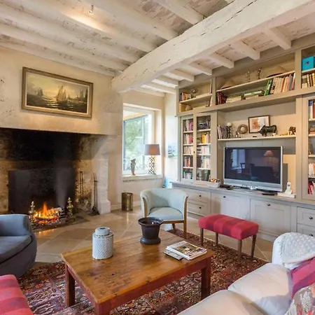 Sleeps 6 Pool Wifi Villa