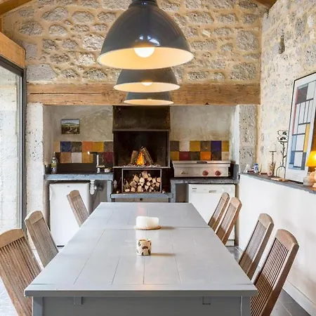Sleeps 6 Pool Wifi Villa Fieux