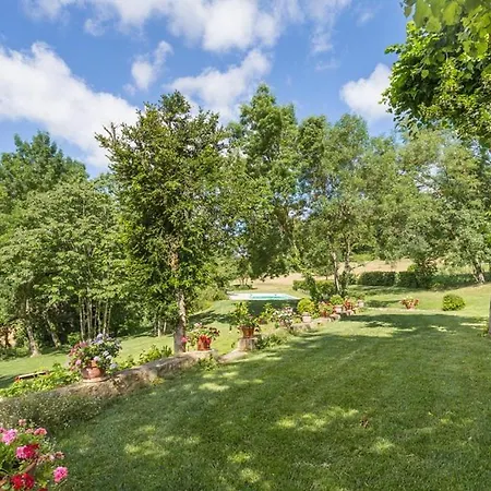 Sleeps 6 Pool Wifi Fieux