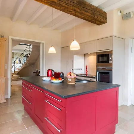 Sleeps 6 Pool Wifi Fieux